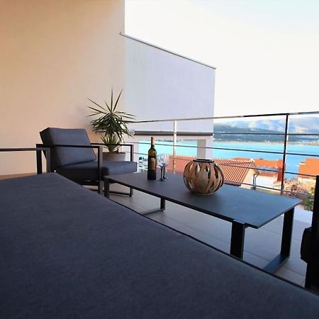 Luxury Villa Lana Apt, Seaview Terrace, Large Outdoor Space, Bbq Trogir Dış mekan fotoğraf