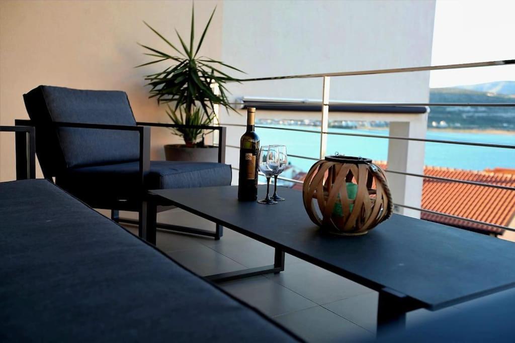 Luxury Villa Lana Apt, Seaview Terrace, Large Outdoor Space, Bbq Trogir Dış mekan fotoğraf