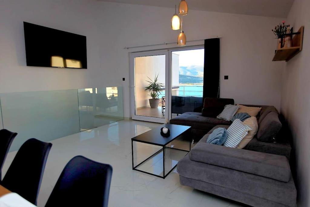 Luxury Villa Lana Apt, Seaview Terrace, Large Outdoor Space, Bbq Trogir Dış mekan fotoğraf