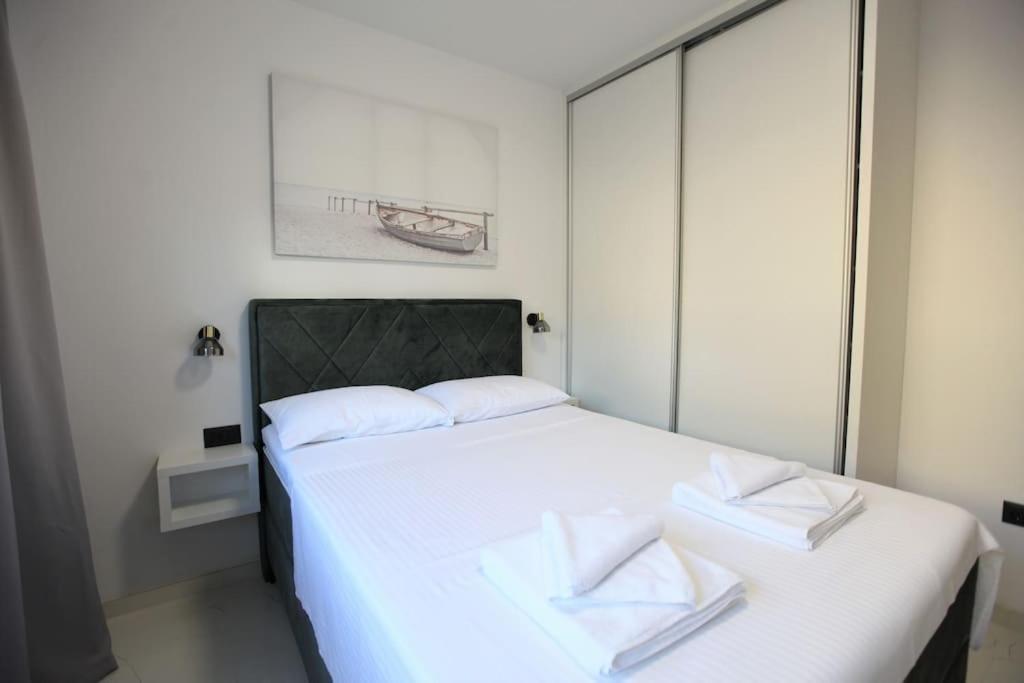 Luxury Villa Lana Apt, Seaview Terrace, Large Outdoor Space, Bbq Trogir Dış mekan fotoğraf