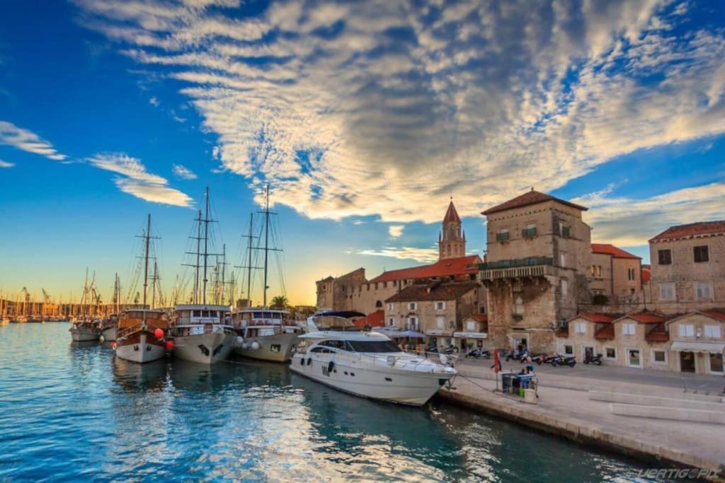 Luxury Villa Lana Apt, Seaview Terrace, Large Outdoor Space, Bbq Trogir Dış mekan fotoğraf
