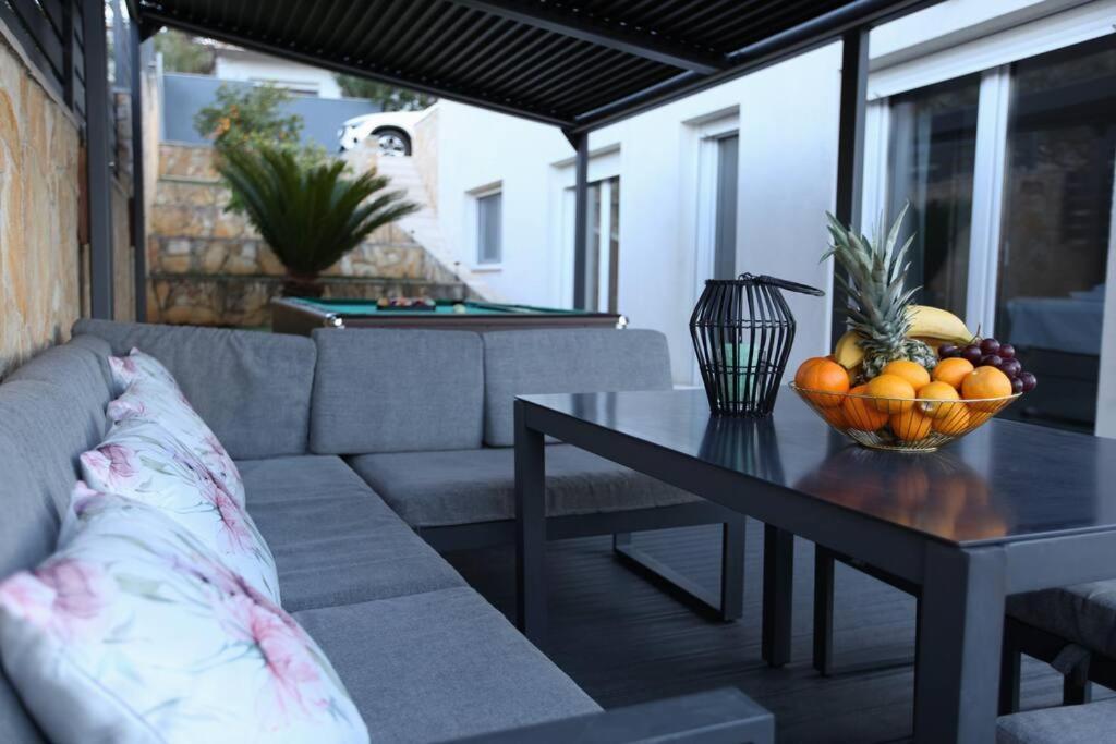 Luxury Villa Lana Apt, Seaview Terrace, Large Outdoor Space, Bbq Trogir Dış mekan fotoğraf