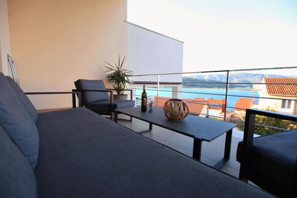 Luxury Villa Lana Apt, Seaview Terrace, Large Outdoor Space, Bbq Trogir Dış mekan fotoğraf