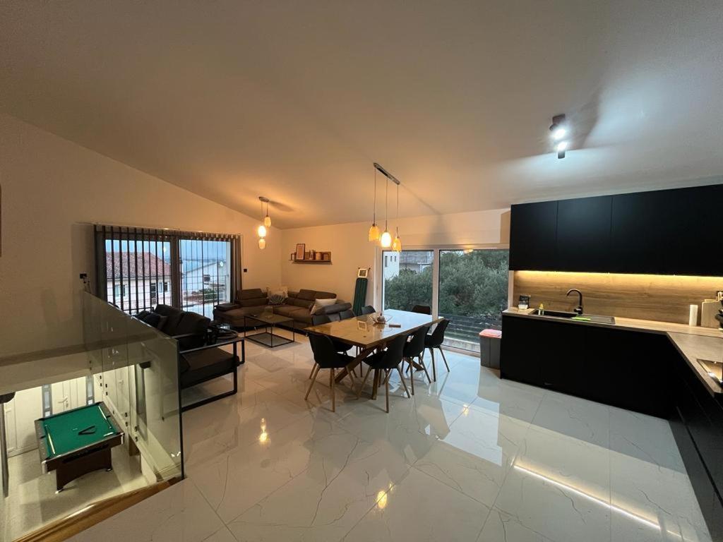 Luxury Villa Lana Apt, Seaview Terrace, Large Outdoor Space, Bbq Trogir Dış mekan fotoğraf